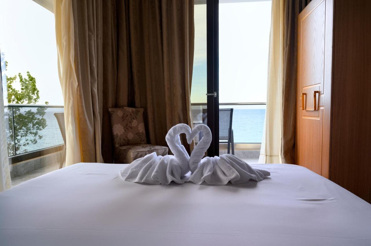 Halkidiki Greek Pride Seafront Hotel Skala Fourkas Bagian luar foto